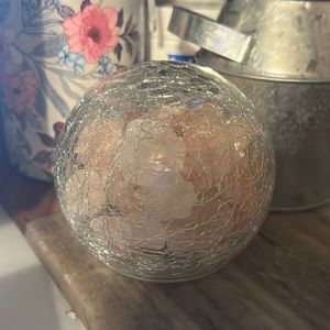 Globe transparent rock salt decorative light (takes 3 AAAbatteries, ).